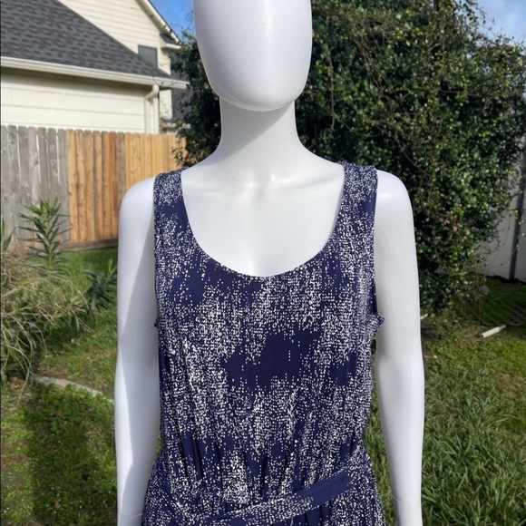 💋NWT Halston Flared Legs Tie Waist Print Scoop Neck Jumpsuit - Picture 2 of 13